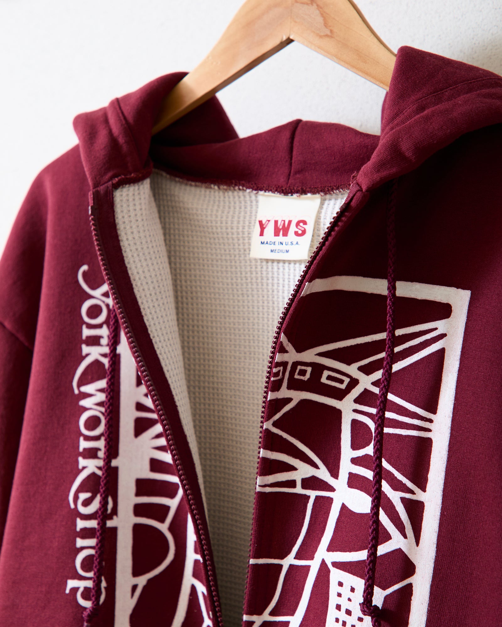 Outline Zip Hoody